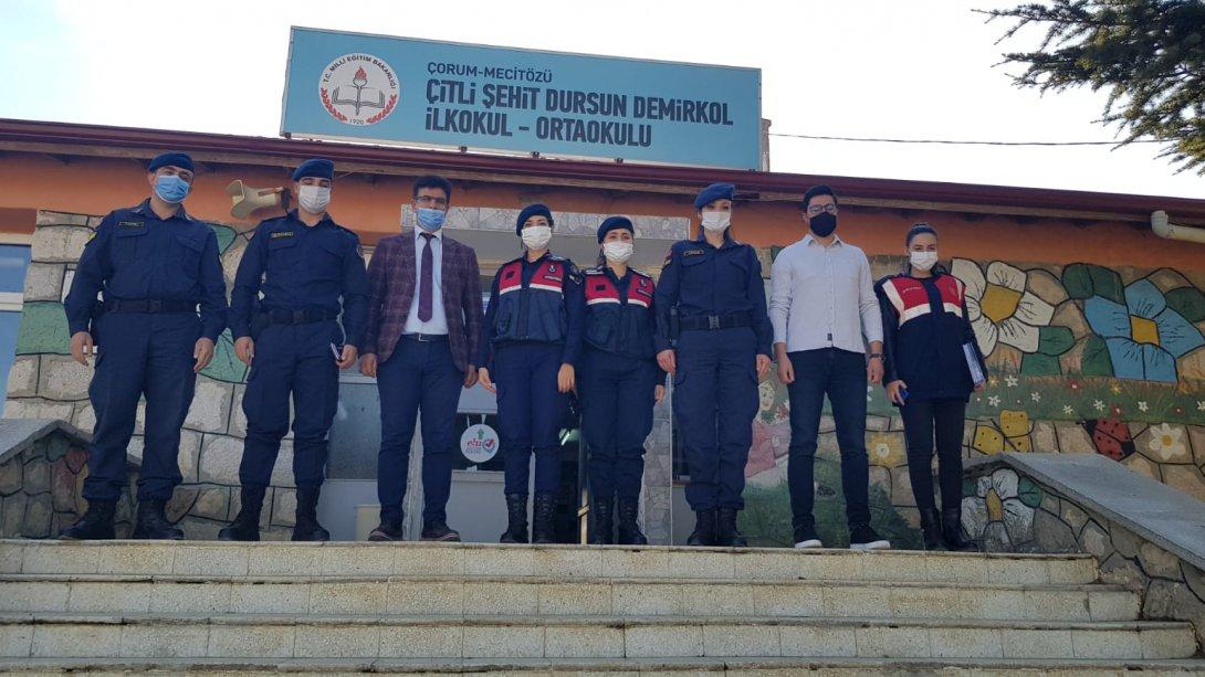 Çorum İl Jandarma Komutanlığı ve Mecitözü İlçe Jandarma Komutanlığı Ekiplerinden Okul Ziyareti