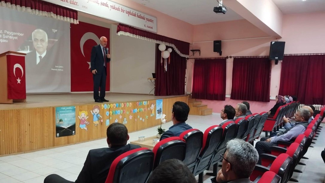 İLÇE MİLLİ EĞİTİM MÜDÜRÜMÜZ SAYIN İRFAN DOĞRU ,İLÇE MÜFTÜLÜĞÜNCE DÜZENLENEN MEVLİD-İ NEBİ HAFTASI KONFERANSINA KATILDI.